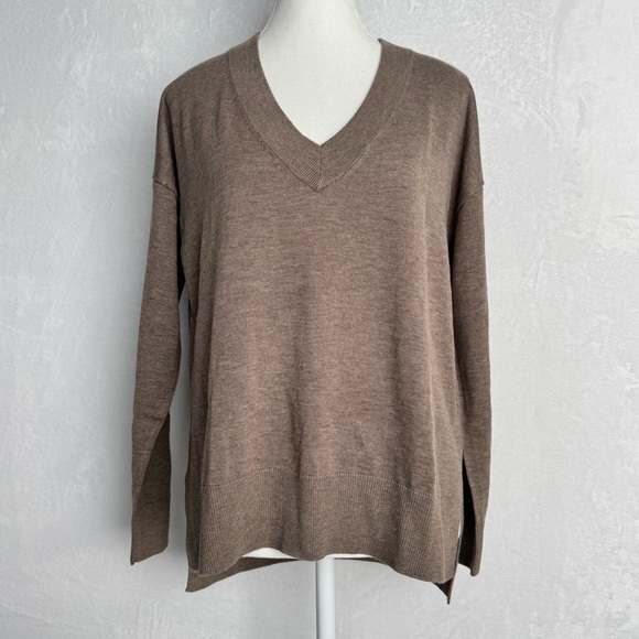 TREASURE & BOND Relaxed V Neck Sweater XS Brown Drop Shoulder High Low Tunic New - Picture 4 of 15